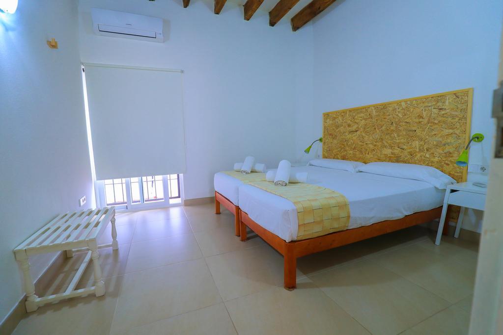 Es Mitjorn Hotel Sant Antoni de Portmany Esterno foto