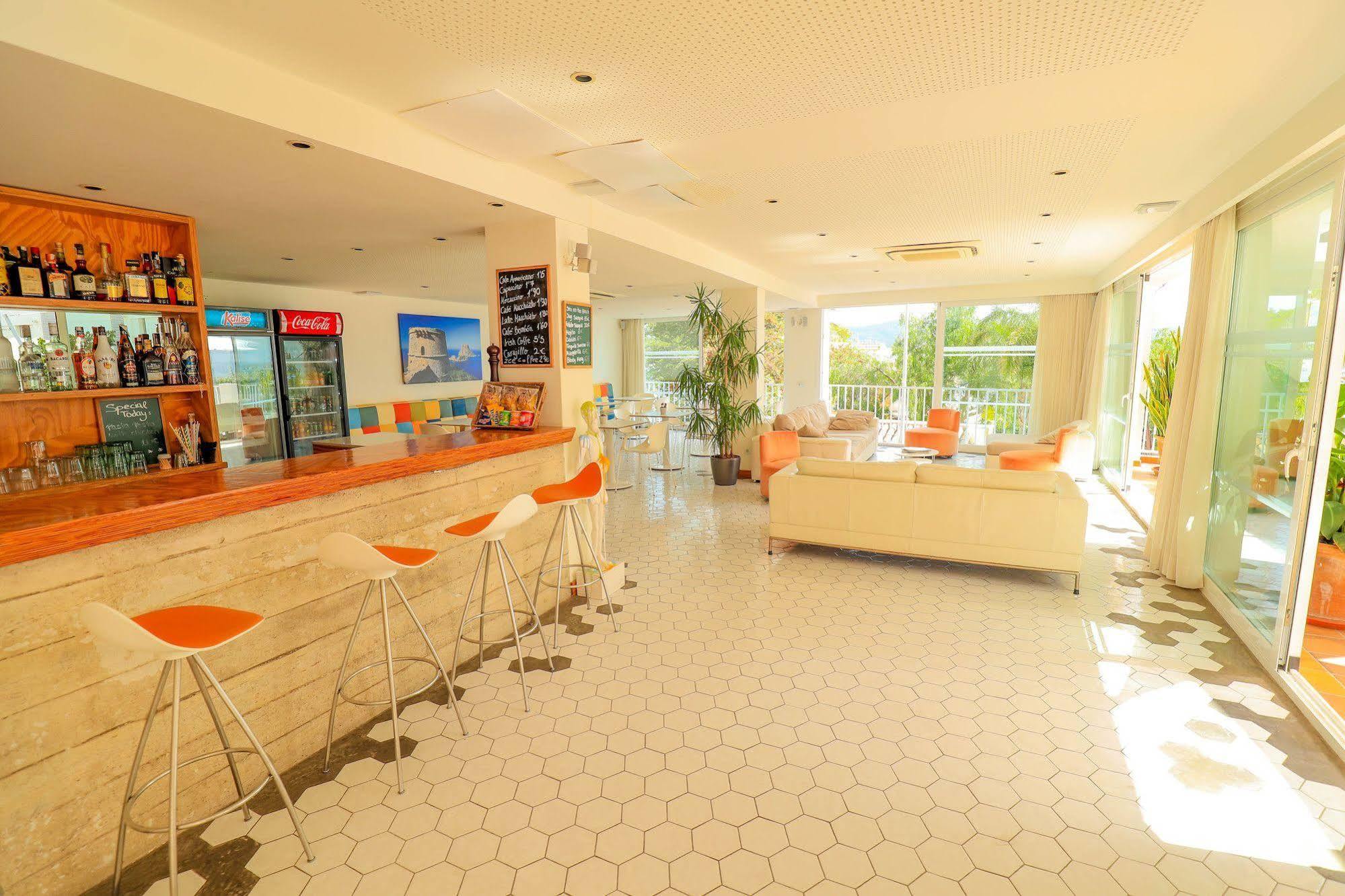 Es Mitjorn Hotel Sant Antoni de Portmany Esterno foto